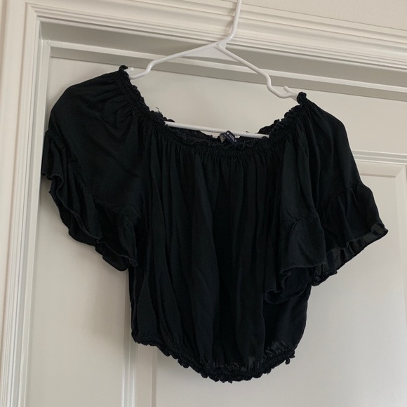 Brandy Melville off the shoulder crop top - Picture 2 of 3